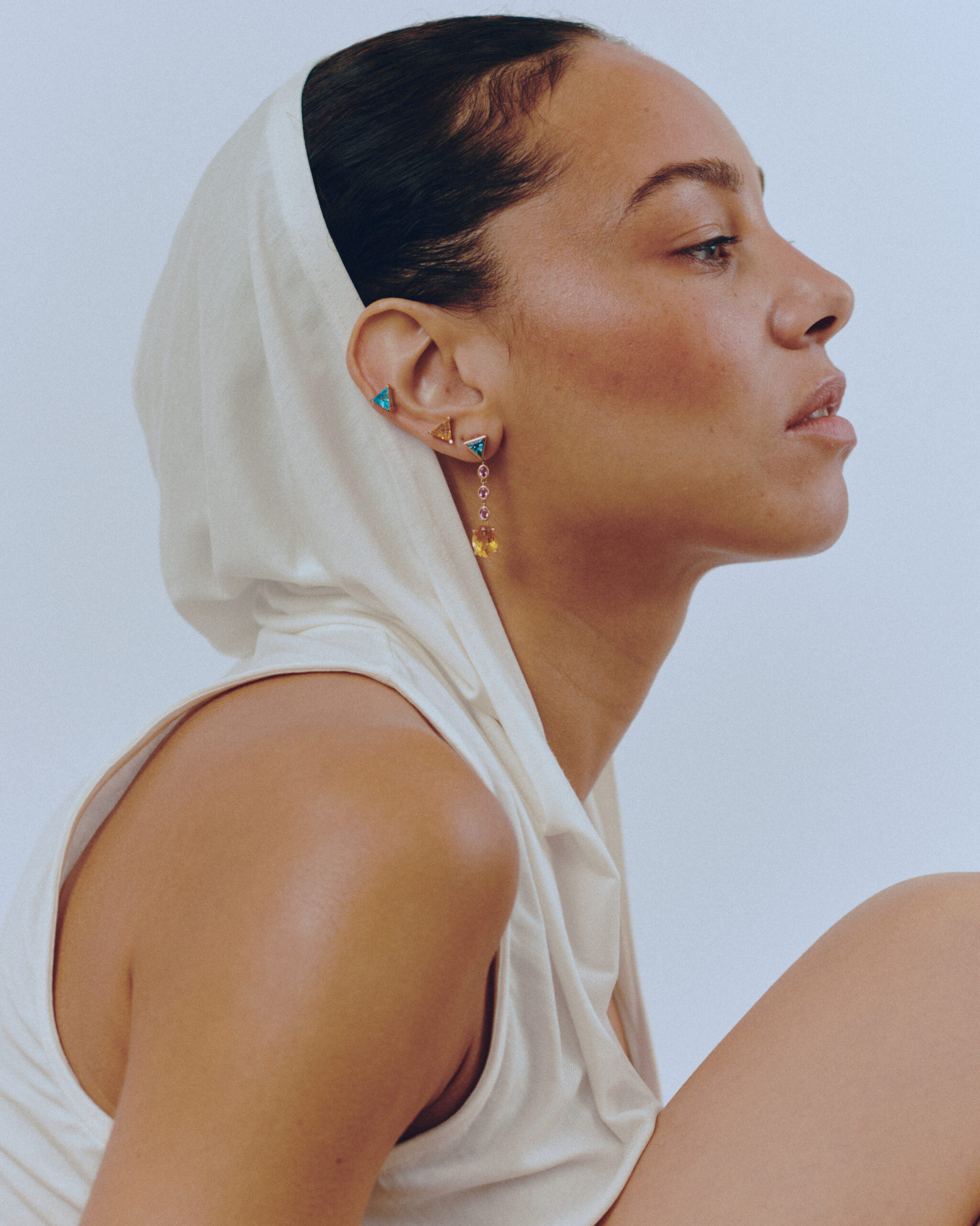 boucle d'oreille or jaune bordeaux