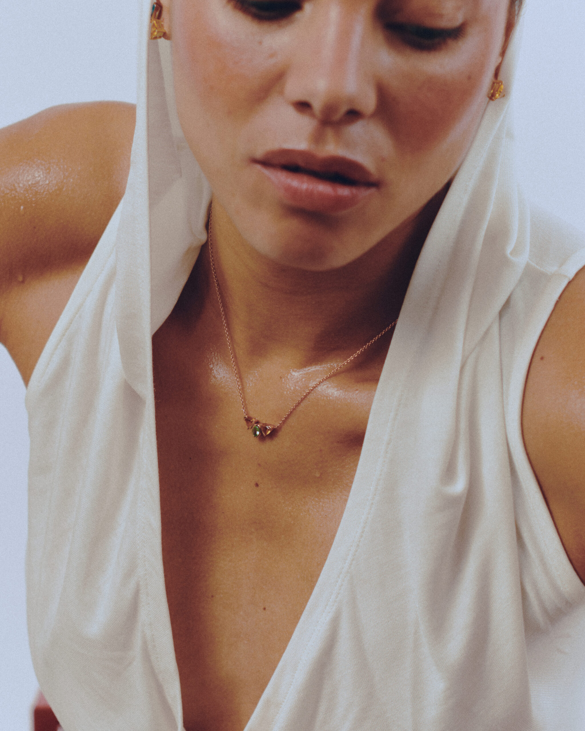 collier en or bijouterie de luxe bordeaux